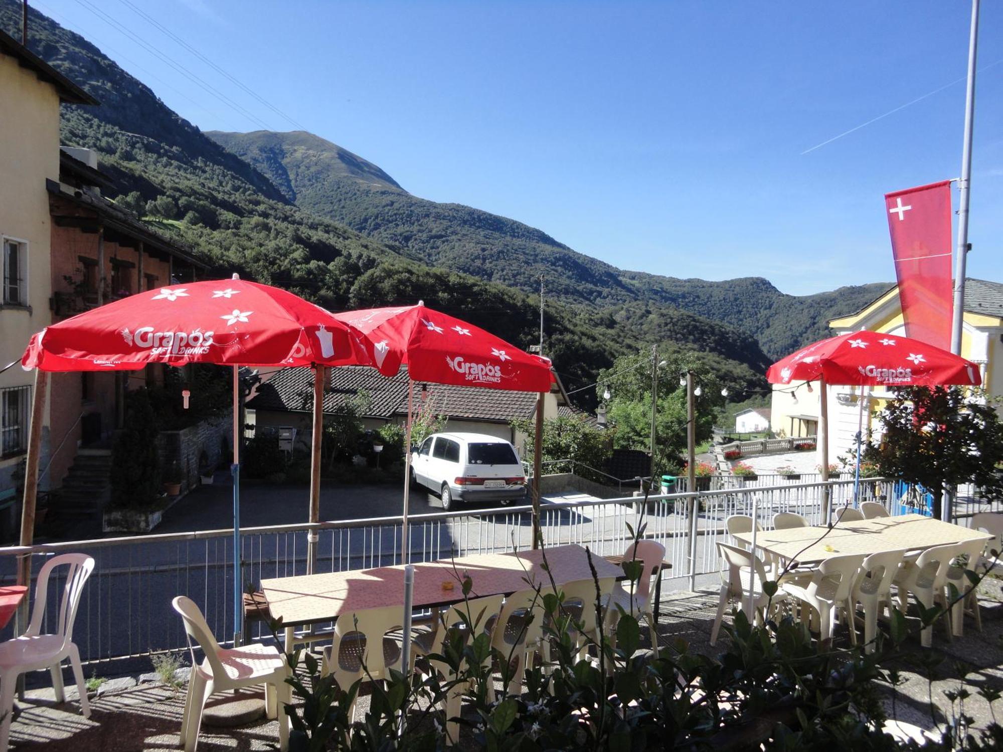 ホテル Ristorante Vedeggio Isone エクステリア 写真